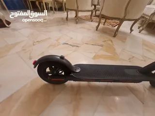  9 سكوتر كهرباء شاومي مستعمل شهر خفيف جدا بمواصفات عاليه