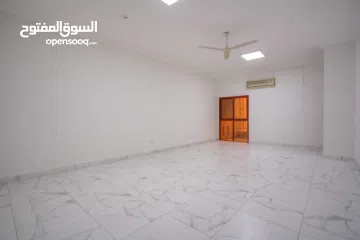  3 Commercial flats available for rent\