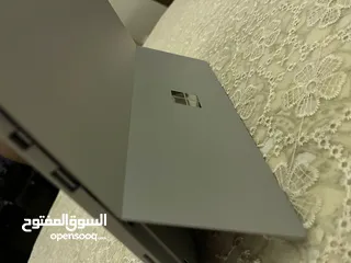  8 Microsoft Surface Pro (5th Gen)