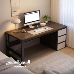  3 مكتب فاخر بتصميم عصري أنيق سطح خشبي متين بلون داكن فاخر يعطي لمسة فخامة  هيكل معدني أسود قوي  .