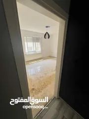  6 شقة فارغه للبيع منطقة البيادر