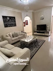 22 شقة طابق اخير مع روف بإطلالة مفتوحة في منطقة الكرسي للبيع من المالك مباشرة