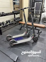  1 سكوتر كهربائي