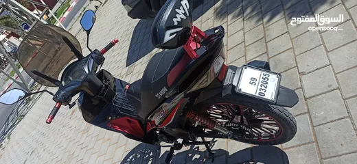  5 moto stunt reno z 125 cc