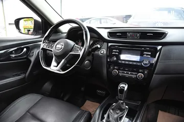  5 نيسان اكستريل هايبرد بحالة الوكالة Nissan X trail Hybrid 2020