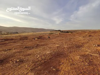  23 اقل سعر ب المنطقة ارض مميزه 3 دونمات ونصف قرب اتستراد جرش سهليه جاهزه للبناء والزراعه