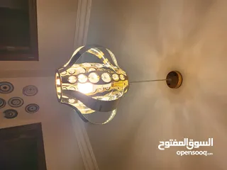  6 ثريا لون ذهبي مع ليد كريستال ( ستينلس ستيل) عدد 2 مستعملة بحالة ممتازة