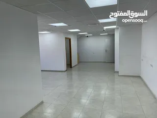  1 مكتب واسع وسط مدينة رام الله للايجار