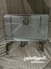  7 Hand bags for 30-150 dhs only