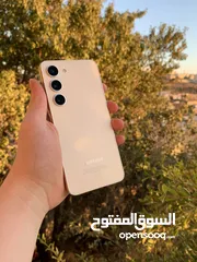  3 سامسونج جالاكسي اس 23 عادي 128 جيجا الرام 8 جيجا جهاز شبه كرتونة يعني لزقته لسا عليه جهاز ولا ارتب