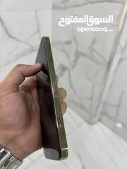  2 ايفون 14برو ماكس لون دهبي للبيع