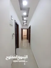  8 شقة للبيع طابق التسوية مساحة 203م وخارجي 80م في ابو نصير