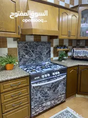  3 كنب ومطبخ للبيع مع برادي