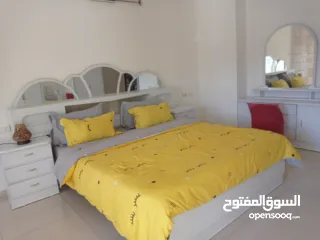  3 شقه مفروشه