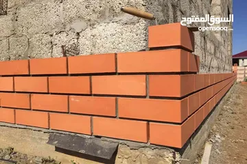  26 قلاب مع عمال للهدد وإزالة الطمم ونقل  كافة مواد البناء طوب اسمنت ناعمه عدسيه رمل وجميع مواد البناء