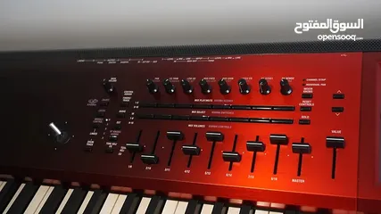  2 Korg Kronos se