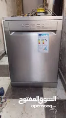  1 جلايات صحون Beko وAriston بحالة ممتازة استعمال بسيط، ثلاث مرشات، ثلاث سلال، حاملة معالق، نظام انفيرت