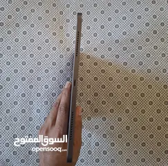  3 IPad Air 5 بحالة الوكالة ، تحت الكفالة ،جميع أغراضه