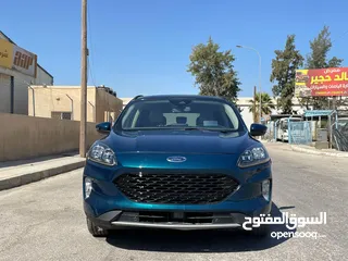  2 Ford Escape 2020 Titanum