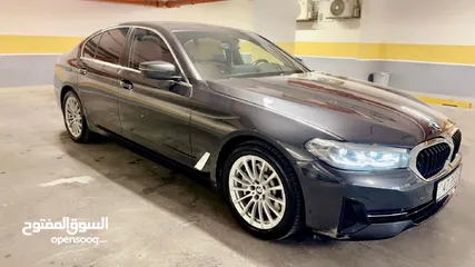  2 سيارة للبيع BMW 530I موديل 2022 لون فيراني فحص كامل ترخيص و تأمين شامل لغاية 12/2025 وارد الشركة