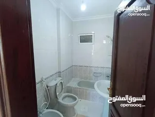  10 شقة مميزة جدا للبيع في البيادر حي الرونق قرب مدرسة ارقى التربوي