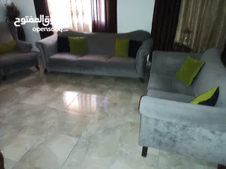  2 كنب بالبيادر وادي السير 7 مقاعد لون سكني