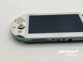  3 psvita بي اس فيتا اللون ابيض و ازرق ، مستعمل خفيف .