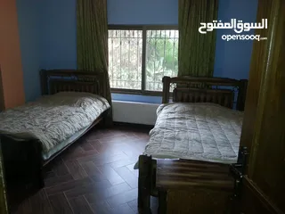  7 دابوق فيلا 600م مستقله قرب القصور الملكيه موقع مميز جدا ذات إطلاله مميزه بسعر مغري