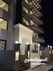  3 شقة ارضية للبيع في الجبيهة 150م2 + 140م2 ترسات خارجية (شقتين في الطابق) على 3 شوارع من المالك