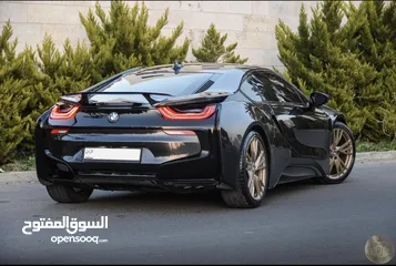  2 للبيع و قابل للبدل Bmw i8 limited edition