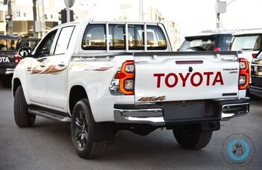  8 Toyota Hilux لؤن لؤلؤي فاخر 2023