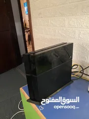  2 بليستيشن فور مع يد اصليه وحساب عليه انجارتد 1+2+3