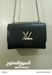  1 شنطه يد Louis Vuitton