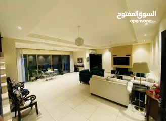  5 فيلا متلاصقه للبيع في اجمل مواقع واعلى نقطه في ظهير بناء شخصي وليس تجاري