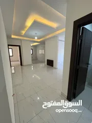  11 ارضية مع ترس و كراج خاص في الياسمين تشطيب فخم