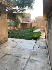  3 دار للبيع يعتبر ارض في اليرموك محله 616 واجهه 20 نزال 40 قرب جامع الشواف