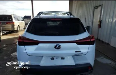  4 لكزس ux250h هايبرد 2022