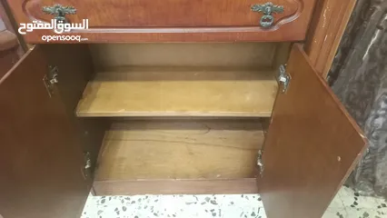  13 بوفيه خشب  تخت بيبي  خزانة بلاستيك  بوكس كريم + بلوزة