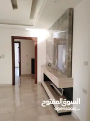  5 اخير مع روف للبيع في عبدون / الرقم المرجعي : 13666