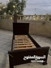  1 سرير خشب زان مفرد لون بني بحاله ممتازة