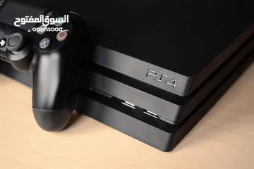  1 Playstation 4 Pro 4K 1TB حجم 1000GB بحالة ممتازة معاها قير ولعبة