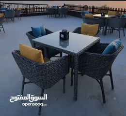  2 اطقم راتان خارجي   طاوله وكراسي وكنب وطاوله للبيع بسعر مغري يوجد 30 طاوله مع كراسي  وستة اطقم كنب