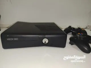  1 أكس بوكس 360 سليم مع ايدتين مهكر 100 لعبة مجدد بسعر غير عن السوق فقط 550 شيكل في مجال بالسعر