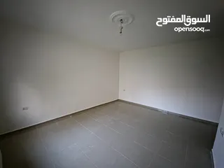 7 شقة طابقية فارغه للايجار في خلدا 240 م
