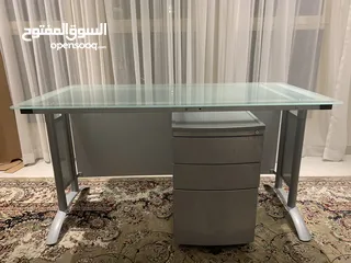  1 طاولة دراسة / study table