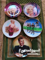  1 مجموعة صحون بورسلين تذكارية نادرة لفنانين عالميين (The Beatles & Frank Sinatra)