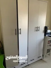  5 عفش بحالة ممتازة ، غرفة نوم ، طقم صالون ، طاولة سفرة ، خزانتان لون ابيض