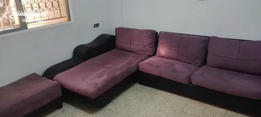  3 كورنر  امريكي+مقعد اضافي مستعمل شاموا و جلد  السعر المطلوب 50 دينار