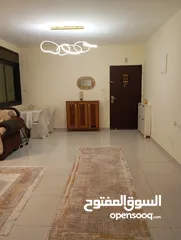  4 شقه مميزه.وفخمه .تشطيب شخصي ..مسكونه من سنتين ..في منطقة هادئة..عمارة صغيرة..مفتوحه من ثلاث جهات .