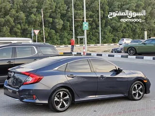  4 33000 AED   / Honda civic 2020 /